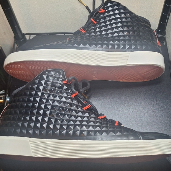 Mens Size 12 Nike Lebron Sneakers - Picture 7 of 8